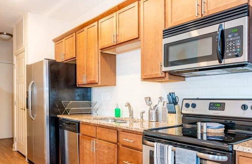 Wesley Heights Apartment | Viagem Stylish Studio in Top Location