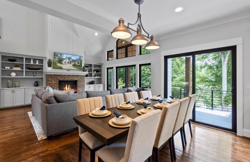 Sherrills Ford House | Vibes n Tides