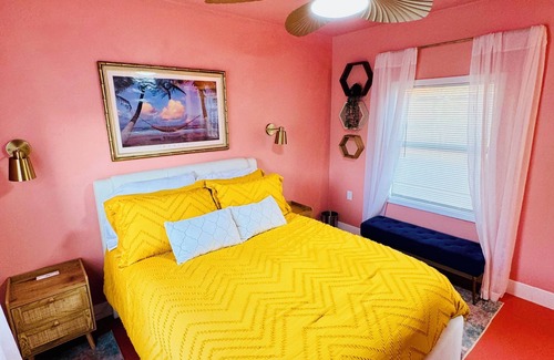 Southwood Valley House | Vibey & Chill Pool House- Pool, Slide & Hot Tub! Outdoor Bar! Events/Parties!
