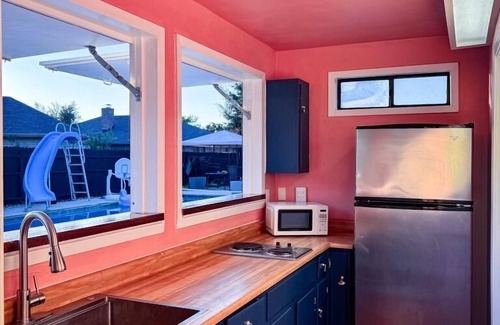 Southwood Valley House | Vibey & Chill Pool House- Pool, Slide & Hot Tub! Outdoor Bar! Events/Parties!