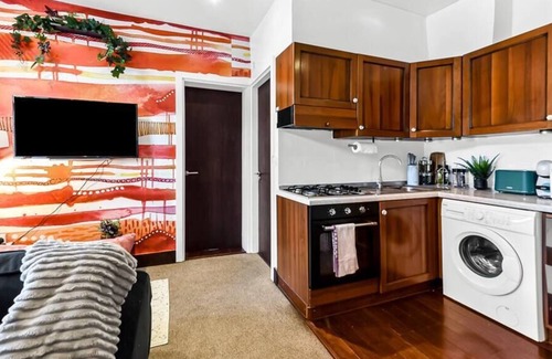 Walpole Apartment | Vibrant 1 BD Retreat - Perfect for Couples