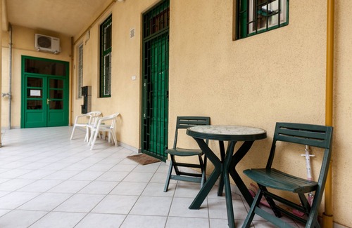 Terezvaros Apartment | Vibrant 3 Bedroom Apartment In The Pulsing Heart Of Budapest