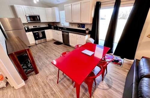 Trenton House | Vibrant 4 Bedroom Getaway with Hot Tub