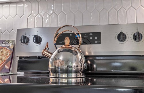 Denver Heights House | Vibrant 4BR 3BA Oasis Near Happy Downtown