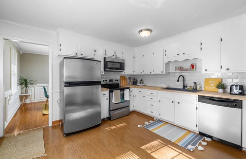 North Raleigh House | Vibrant 4BR home with outdoor patio, 5mins to North Hills. Pet-friendly!