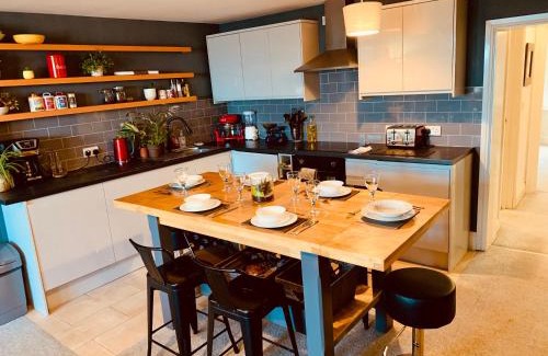 Folkestone Apartment | Vibrant beachfront Folkestone getaway