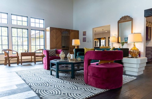 Santa Fe Villa | Vibrant contemporary villa