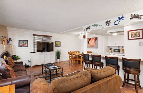 Northeast Santa Fe Hotel | Vibrant, Convenient, And Restful - Walk Downtown And Explore