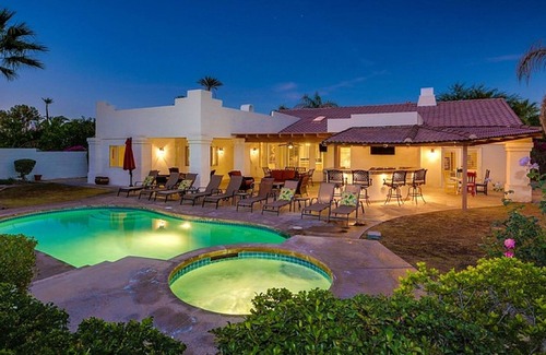 Magnesia Falls Cove House | Vibrant, Dog-Friendly Home with WiFi, Private Pool, Spa, & Outdoor Kitchen