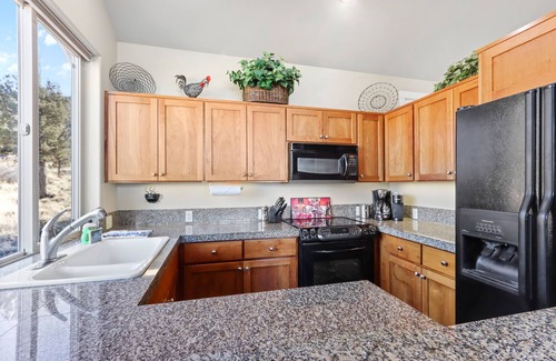 Redmond House | Vibrant home with fireplace, large balcony & access to indoor/outdoor pools