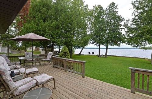 Dunsford Cottage | Vibrant Kawartha Lake Cottage
