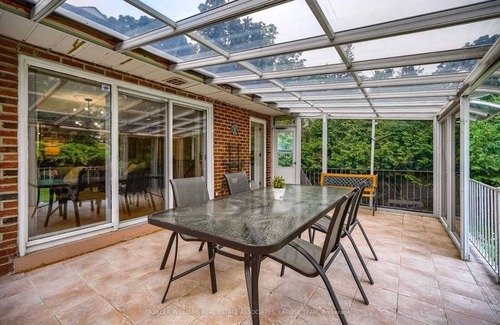 Port Credit House | Vibrant Lakefront Gateway