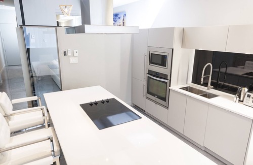 Milton Park Apartment | Vibrant Loft near Plateau Mont Royal and Festivals