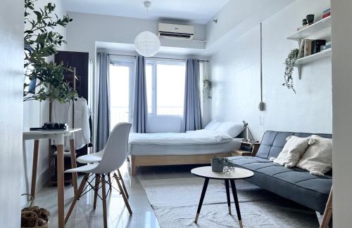 Bel-Air Apartment | Vibrant Makati Studio