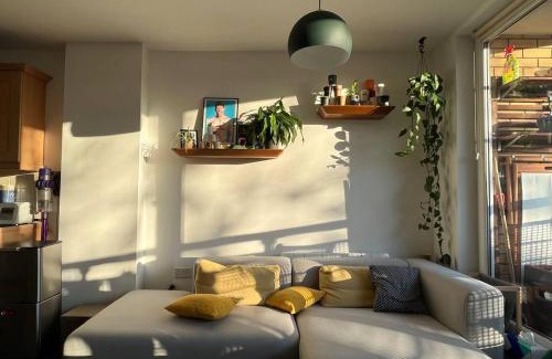 Hackney Central Apartment | Vibrant & Modern 1BD Flat - Hackney