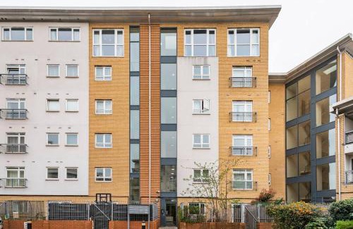 Hackney Central Apartment | Vibrant & Modern 1BD Flat - Hackney
