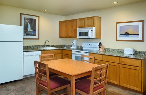 Bend Resort | Vibrant nightlife and growing art scene!