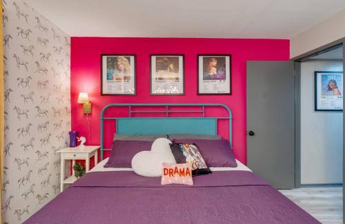 North Capitol Apartment | Vibrant Riverfront 2BD with a Pool