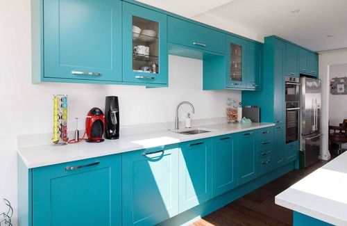 East Wittering House | Vibrant Seafront Home With Seasonal Pool