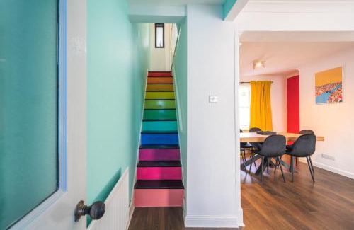 Montpelier House | Vibrant Spring Street with Garden