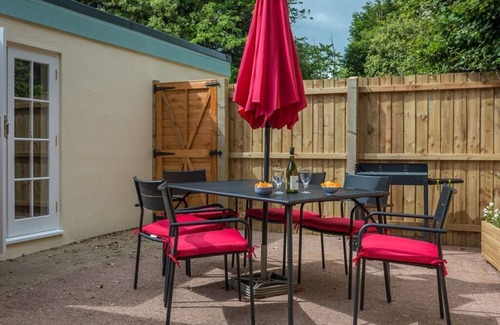 Kenton House | Vicarage Cottage