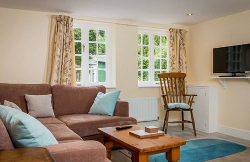 Kenton House | Vicarage Cottage