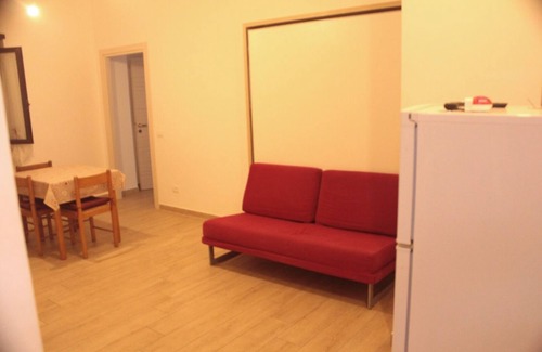Centro Giano House | vicino centri commerciali, Fiera di Roma e aeroporto. Buoni collegamenti a Roma.