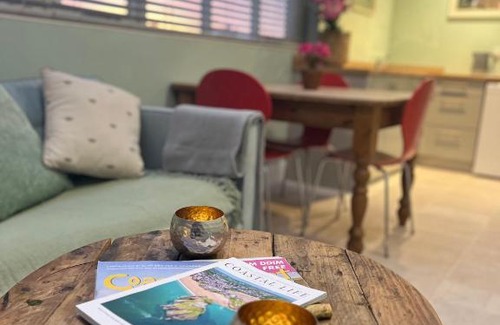 St Brides Apartment | Vickers