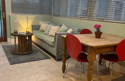 St Brides Apartment | Vickers