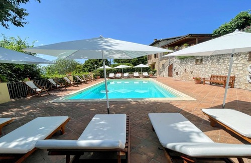 Spoleto Villa | Vicolo : Picturesque cottage with balcony + patio/seats 4/5 in private village