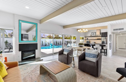 Sunmor House | Victor Victoria Hideaway- True PS Retreat!