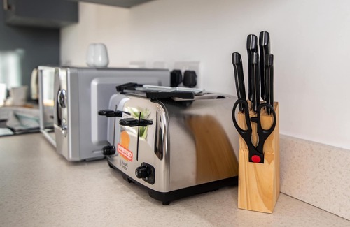 Hartlepool Apartment | Victoria Apartment 3: Contractor's Choice 3BR in Hartlepool