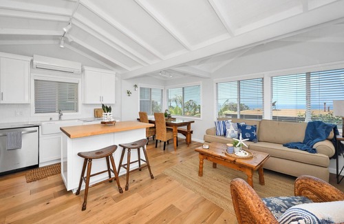 South Laguna Apartment | Victoria Beach Getaway