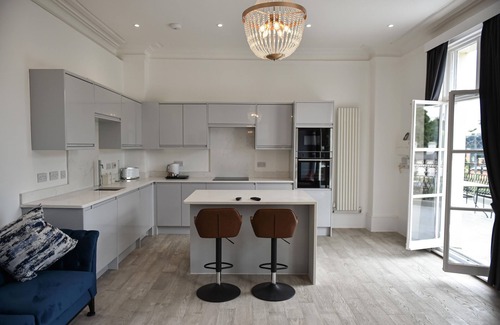 Leamington Spa Apartment | Victoria Colonnade ApartHotel