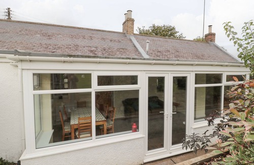 Norham Cottage | VICTORIA COTTAGE, pet friendly, with open fire in Norham
