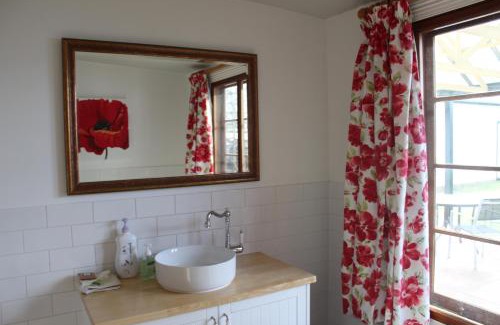 Waterhouse Bed & Breakfast | Victoria Cottage