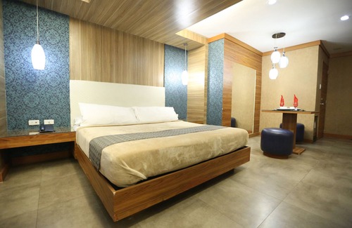 Pasig Hotel | Victoria Court Canley - Pasig