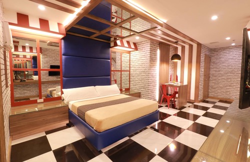 Pasig Hotel | Victoria Court Escarpment - Pasig