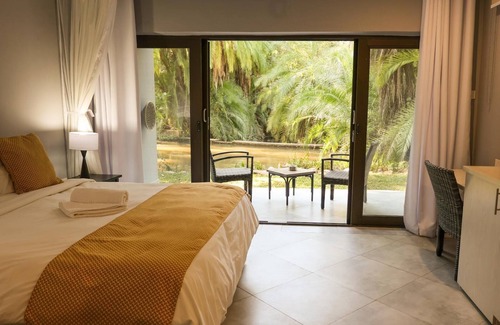 Livingstone Cabin | Victoria Falls Waterfront