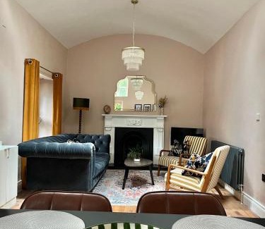 Londonderry House | Victoria Gate Lodge