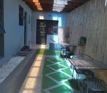 Eikenbosch House | Victoria Guest Lodge
