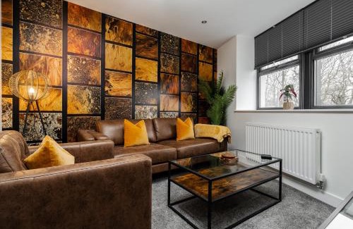 Hyde Apartment | Victoria Home - 2 Bedroom Wi-Fi Parking Workers