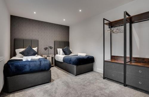 Hyde Apartment | Victoria Home - 2 Bedroom Wi-Fi Parking Workers