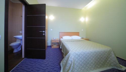 Petrovskoye Hotel | Victoria Hotel