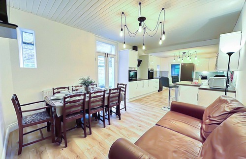 Whitley Bay Cottage | Victoria House by the Sea