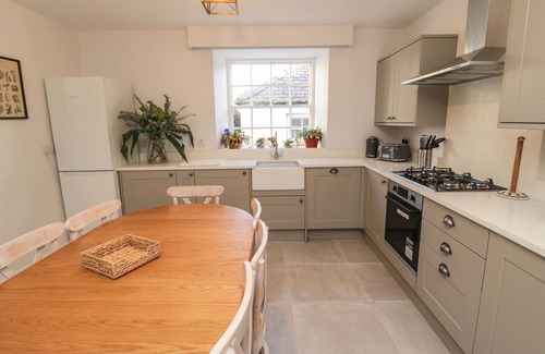 Belford House | VICTORIA HOUSE, pet friendly, character holiday cottage in Belford