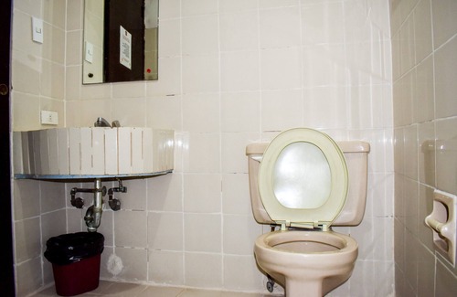 Ermita Night District Hotel | Victoria Mansions