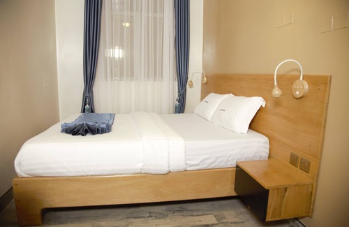 Kampala Hotel | Victoria Mews Hotel