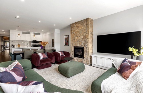 Albert Park House | Victoria Mews (With Car Parking)
