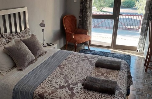 Beaufort West House | Victoria Oaks Beaufort West Guest House